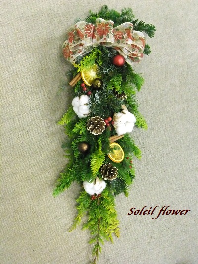 クリスマススワッグ